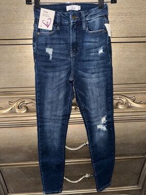 Windsor Dark Blue Distressed High-Rise Jeans
NWT Sixe 0